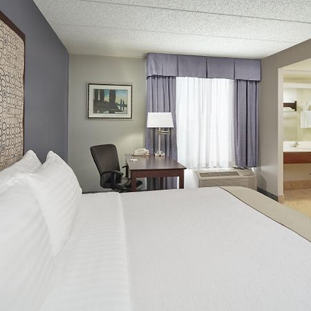 Holiday Inn & Suites Chicago-Carol Stream Wheaton By Ihg Exterior foto