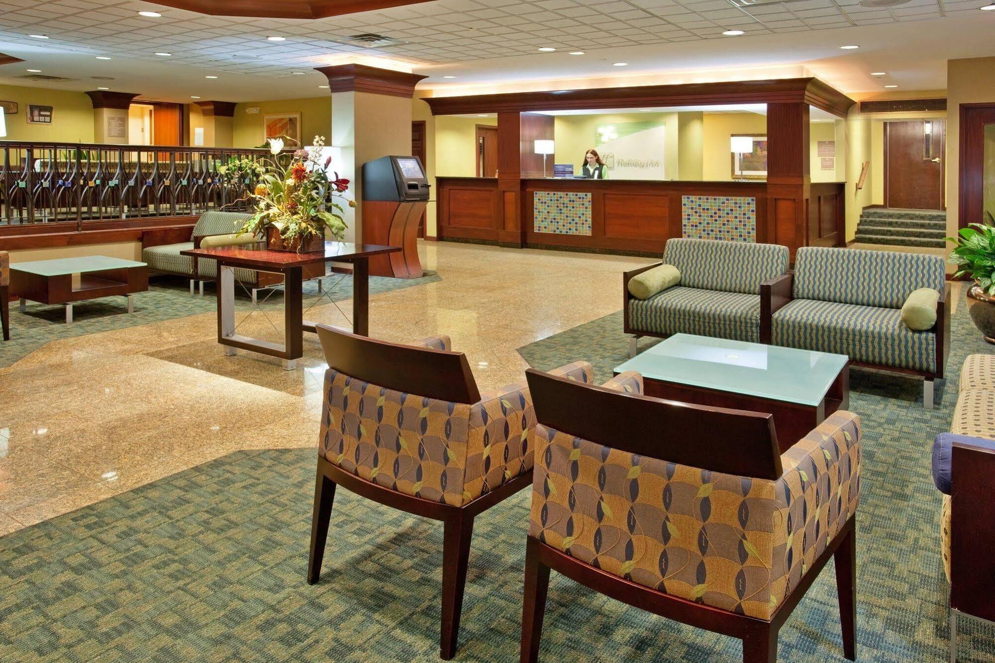 Holiday Inn & Suites Chicago-Carol Stream Wheaton By Ihg Exterior foto